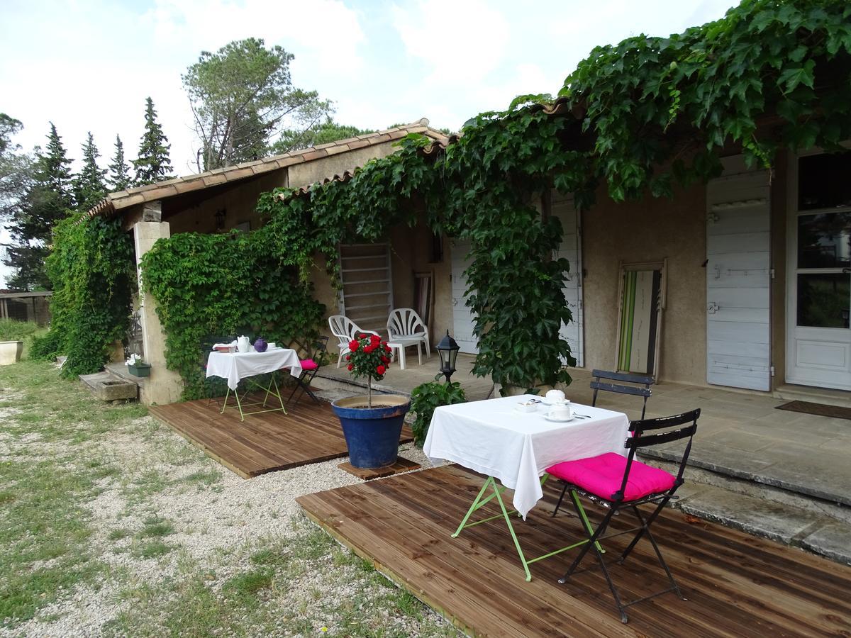 ホテル ラ クドゥリエ Saint-Rémy-de-Provence エクステリア 写真